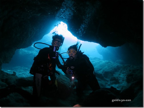 初めてのファンダイビングは水中洞窟に潜りました。