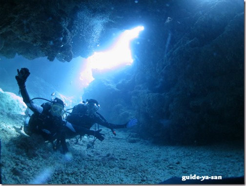 宮古島の海中洞窟ダイビング